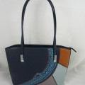 Aé-Collection Minőségi, merevfalú női műbőr táska egyedi, kézzel festett mintával. Kisebb méret!