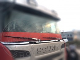 TruckerShop Scania inox díszcsík az ablaktörlők alá
