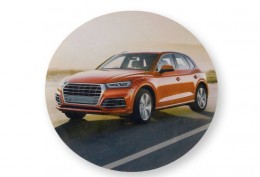 Piros autó az országúton tortaostya