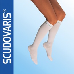 Scudotex 413 Anti-trombózis térdharisnya, talpi nyílással, közepes 18-24 Hgmm